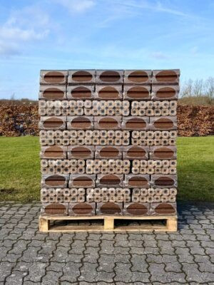 Pini Kay træbriketter <br> 10 kg / 960 kg <br> <span style="color: #f71201"> Nåletræ!!! </span>